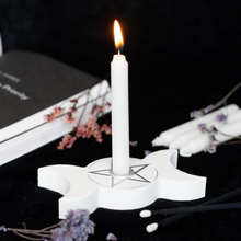 Lade das Bild in den Galerie-Viewer, Mystical White Triple Moon Spell Candle Holder
